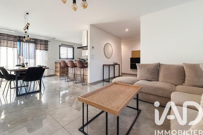 Maison - 122 m² - 5 pièces