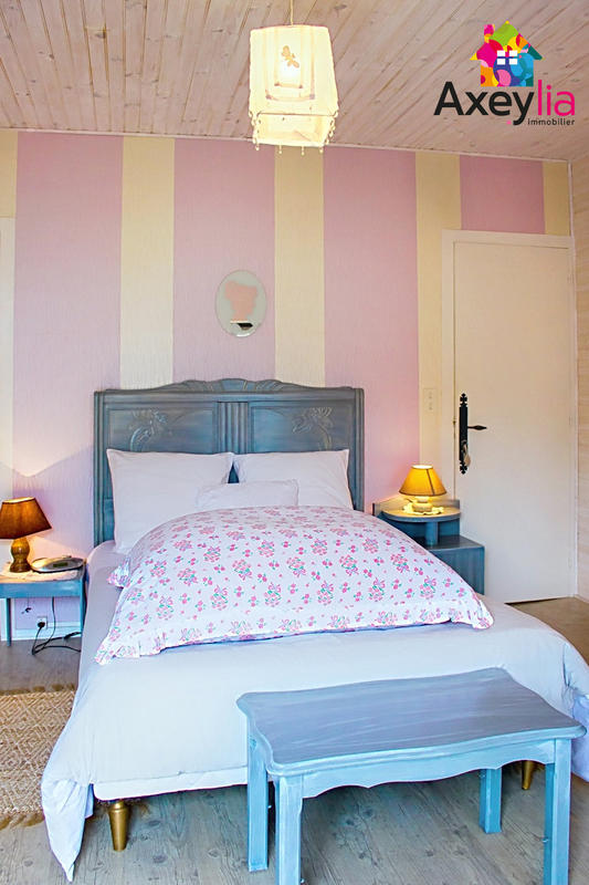 Propriété - 409 m² - 10 pièces