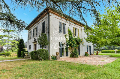 Demeure - 1 000 m² - 21 pièces