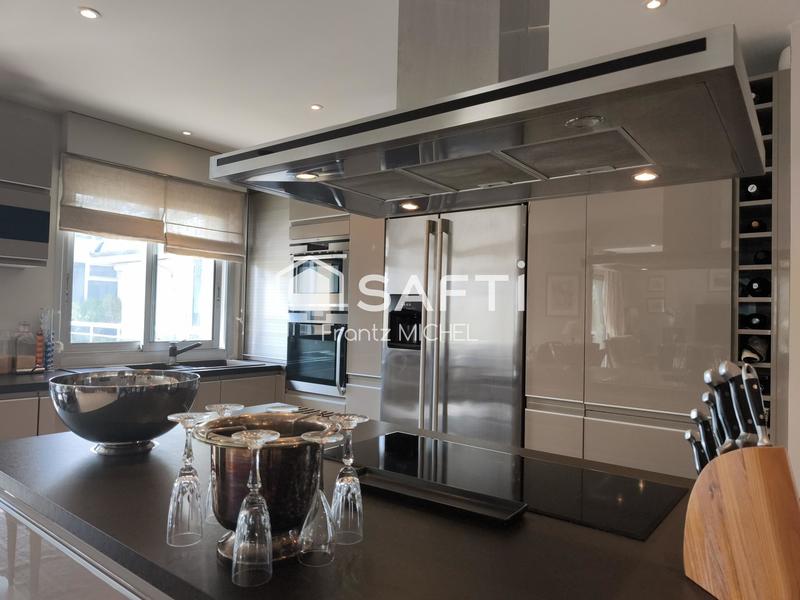 Appartement - 150 m² - 6 pièces