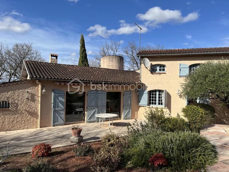 Maison - 189 m² - 7 pièces