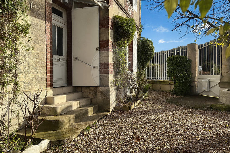 Demeure - 120 m² - 6 pièces