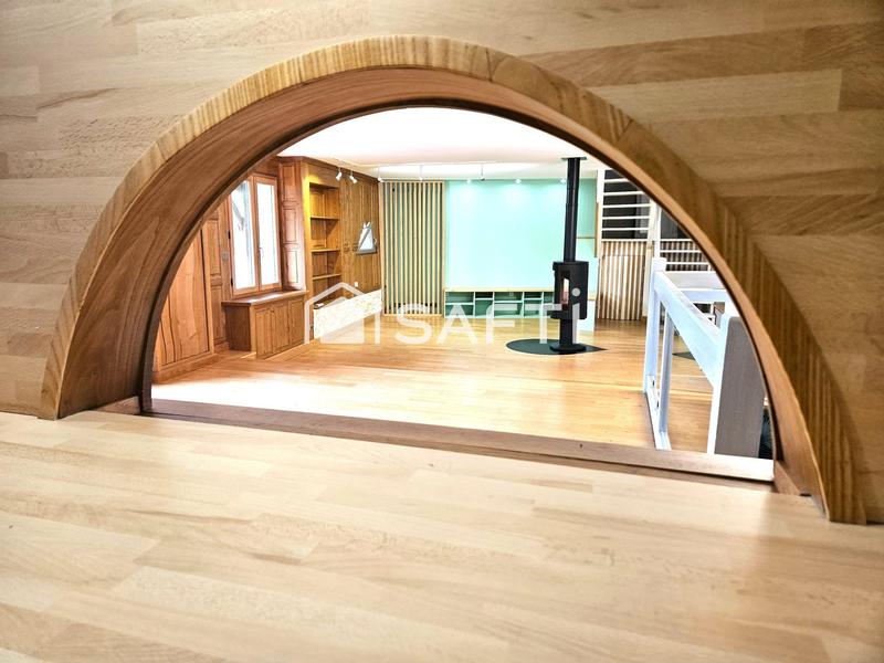 Maison - 286 m² - 9 pièces