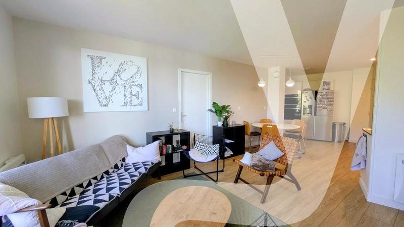 Appartement - 99 m² - 6 pièces