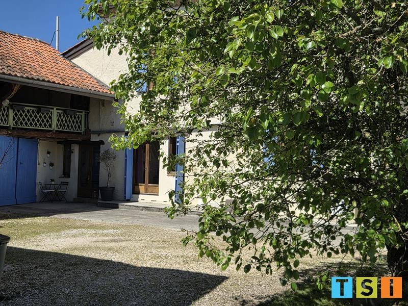 Maison - 230 m² - 7 pièces