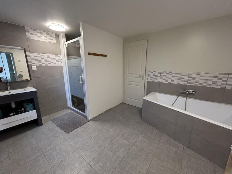 Maison - 242 m² - 7 pièces