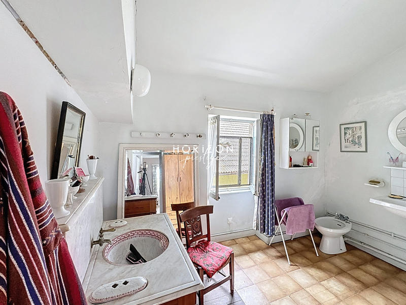 Maison ancienne - 223 m² - 10 pièces