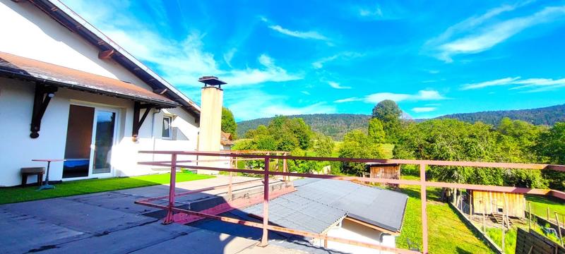 Maison - 360 m² - 9 pièces