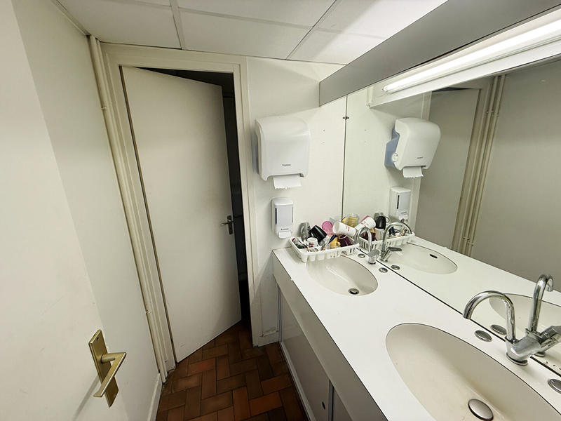 Bureau - 106 m² - 4 pièces