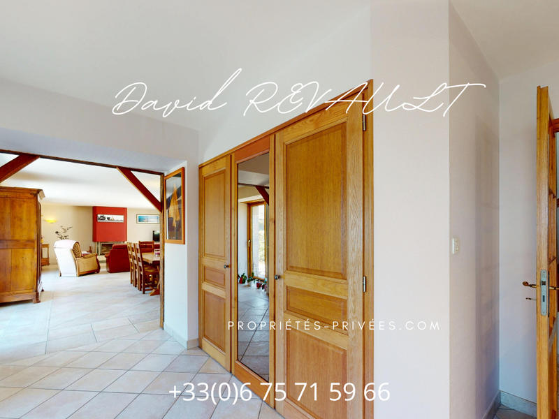 Maison - 210 m² - 8 pièces