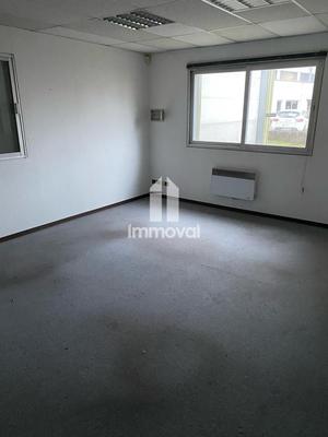 Entrepôt - 1 577 m²