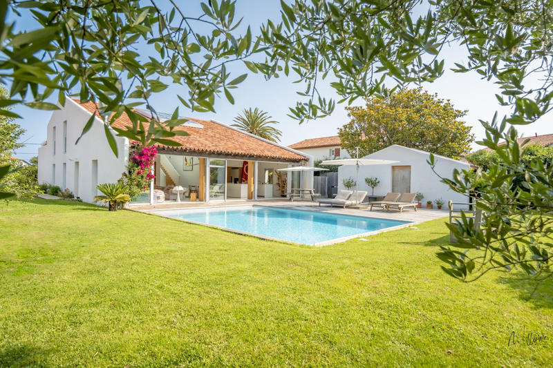 Maison - 290 m² - 10 pièces