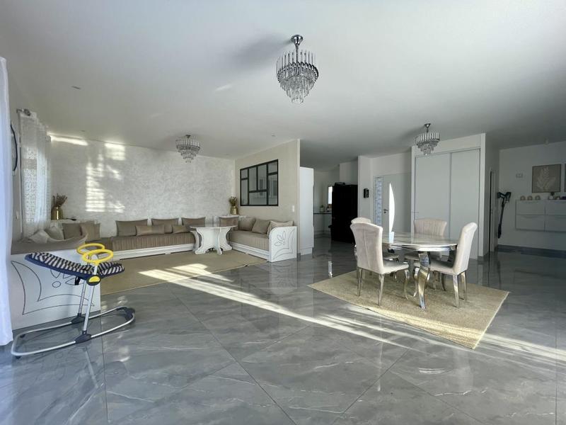 Maison - 121 m² - 4 pièces