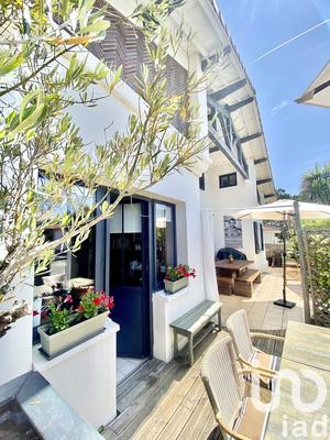 Maison - 140 m² - 8 pièces