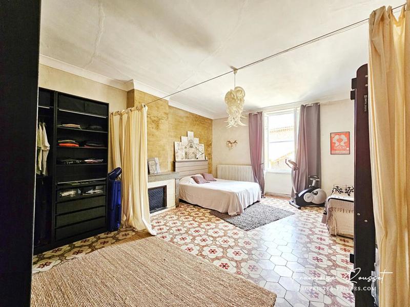 Maison - 268 m² - 7 pièces