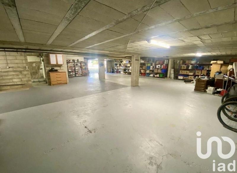 Maison - 360 m² - 9 pièces