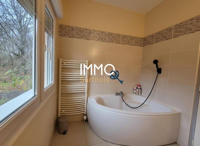 Maison - 186 m² - 10 pièces