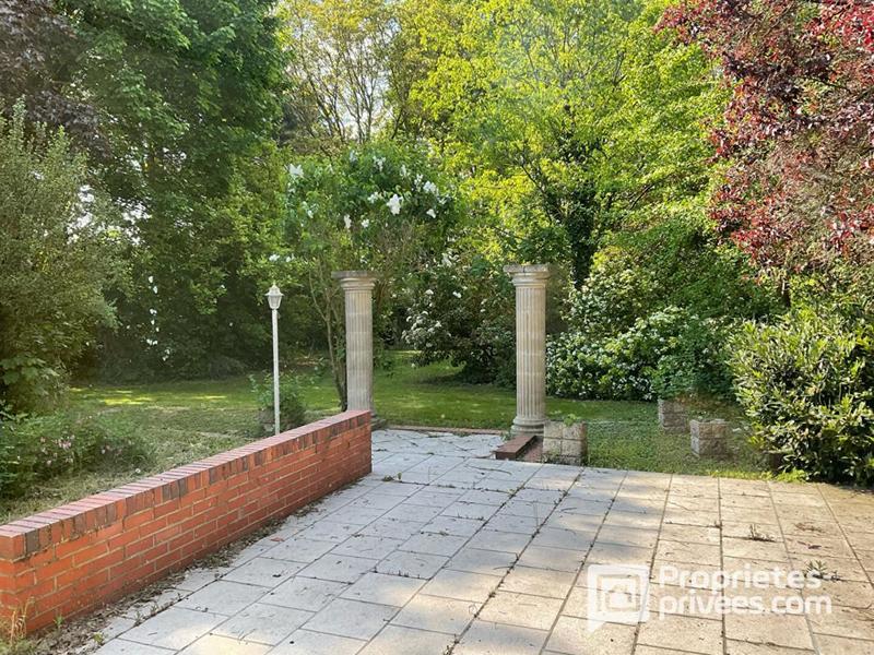 Maison - 253 m² - 9 pièces