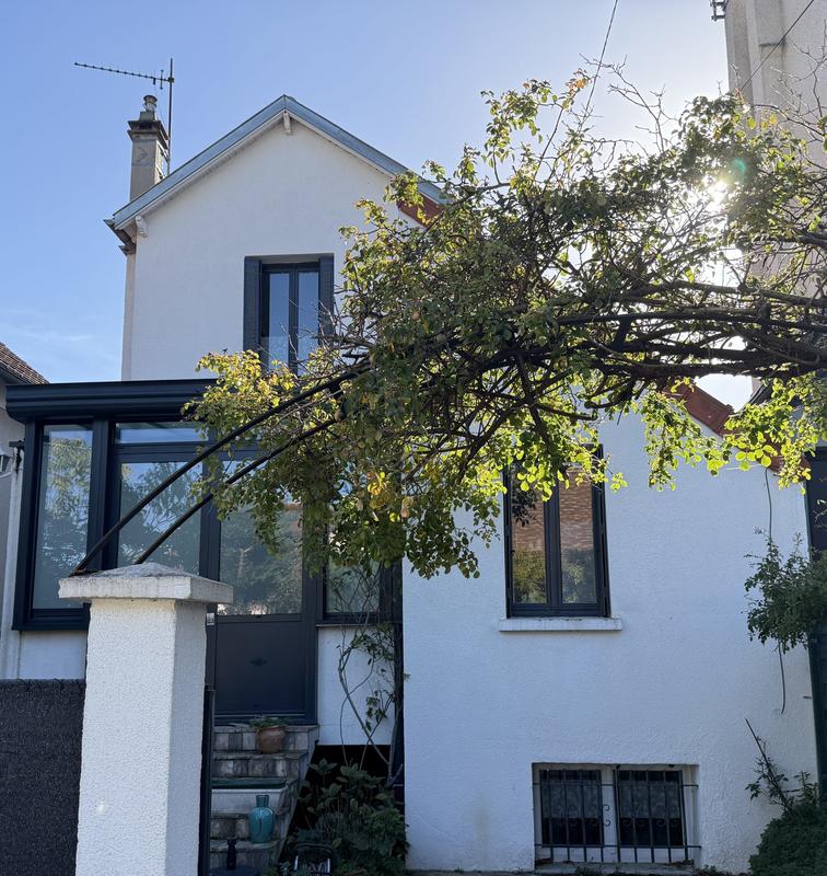 Maison - 90 m² - 5 pièces