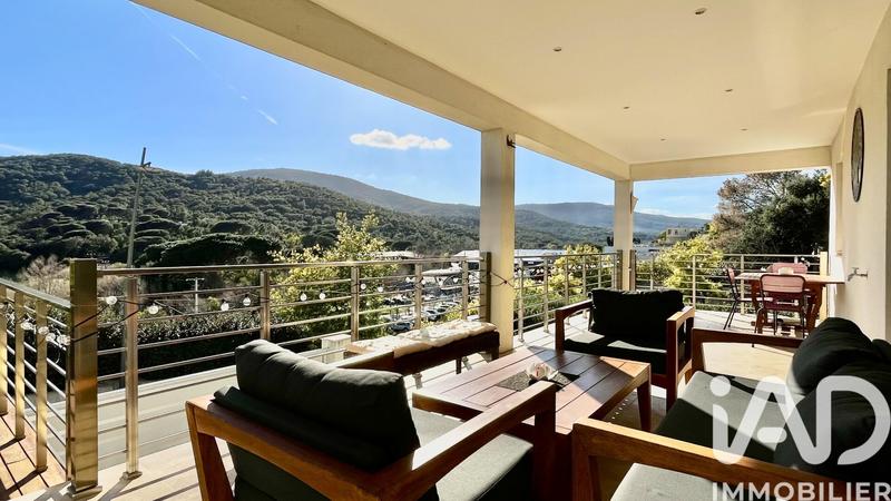 Maison - 166 m² - 10 pièces