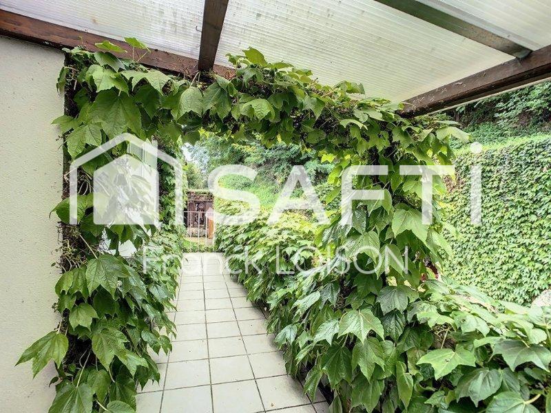 Maison - 203 m² - 7 pièces