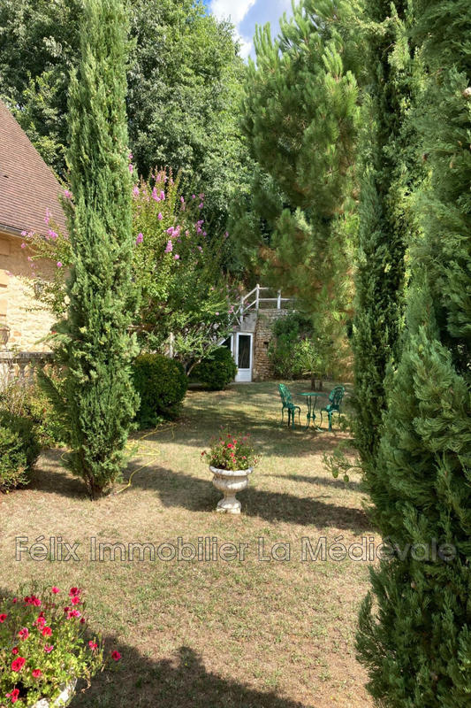 Maison - 240 m² - 6 pièces