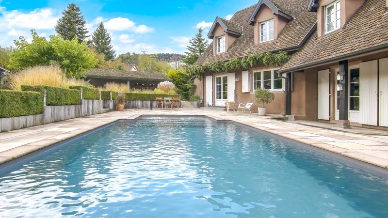 Demeure - 360 m² - 11 pièces