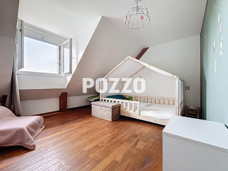 Maison - 131 m² - 8 pièces