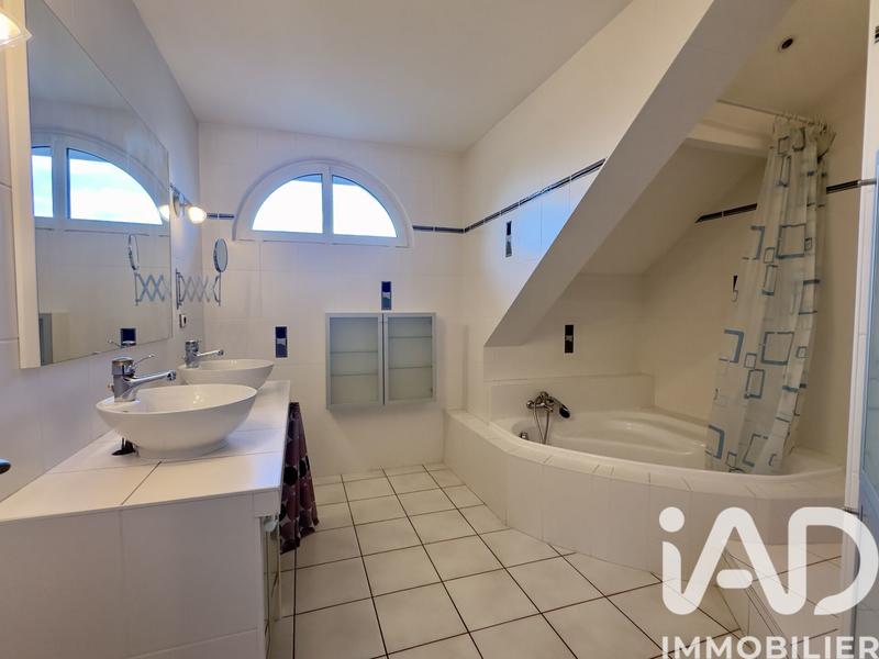 Maison - 165 m² - 6 pièces