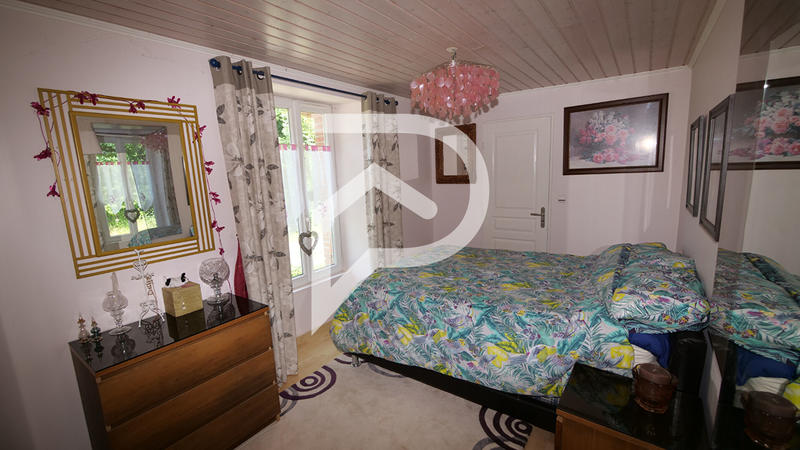 Maison - 229 m² - 7 pièces