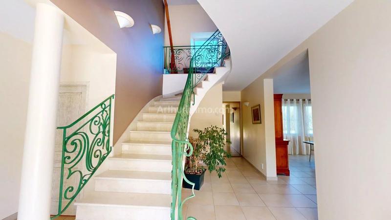 Maison - 308 m² - 9 pièces