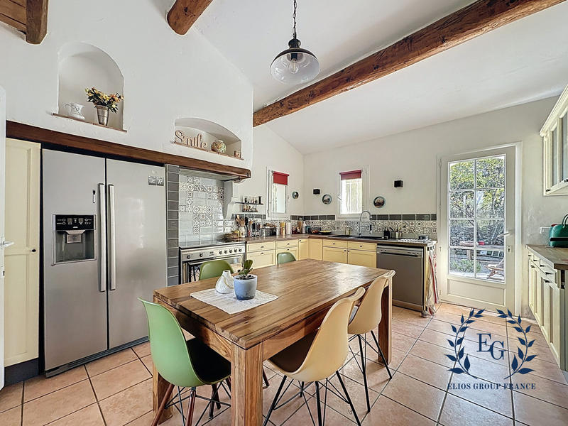 Maison - 218 m² - 7 pièces