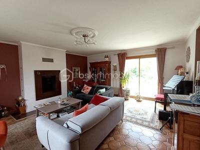 Maison - 186 m² - 7 pièces