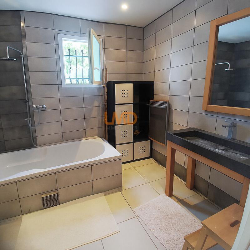 Maison - 102 m² - 4 pièces