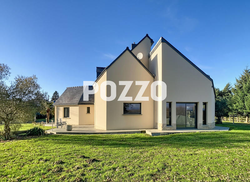 Maison - 250 m² - 9 pièces