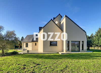 Maison - 250 m² - 9 pièces