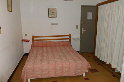 Maison - 245 m² - 9 pièces