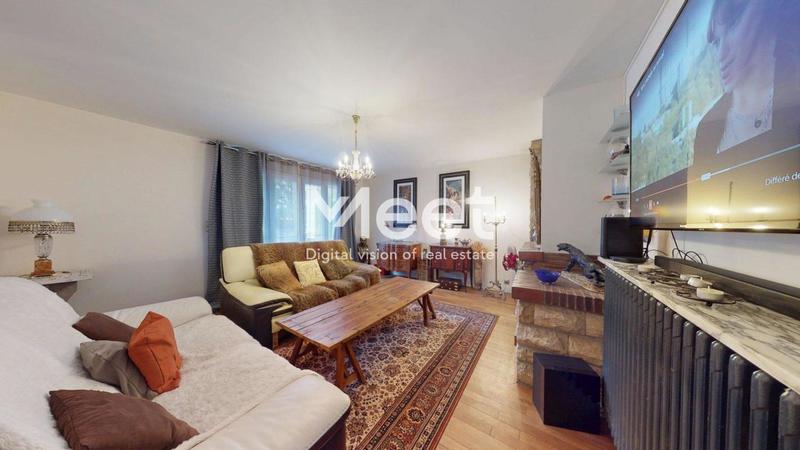 Maison - 220 m² - 6 pièces