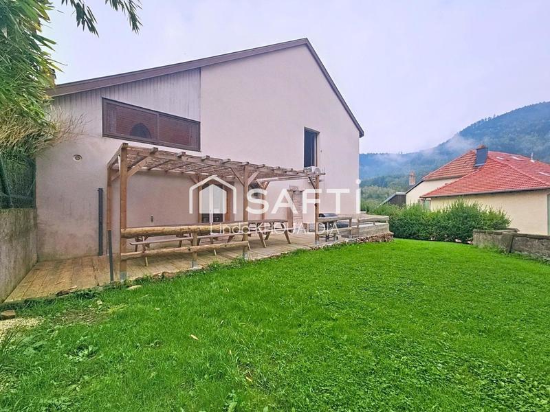 Maison - 251 m² - 7 pièces