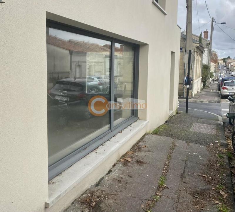 Local d'activité / Entrepôt - 61 m²