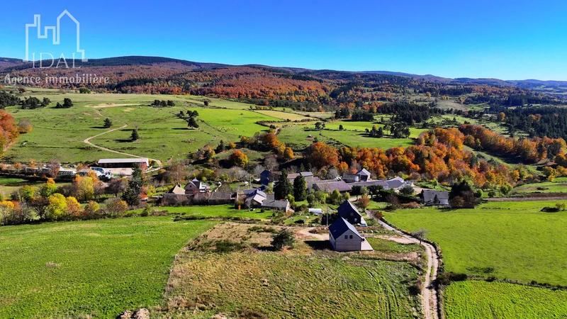 Terrain constructible - 1 200 m²