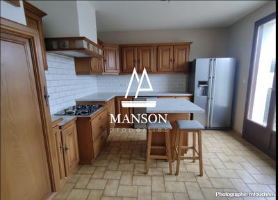 Maison - 99 m² - 6 pièces