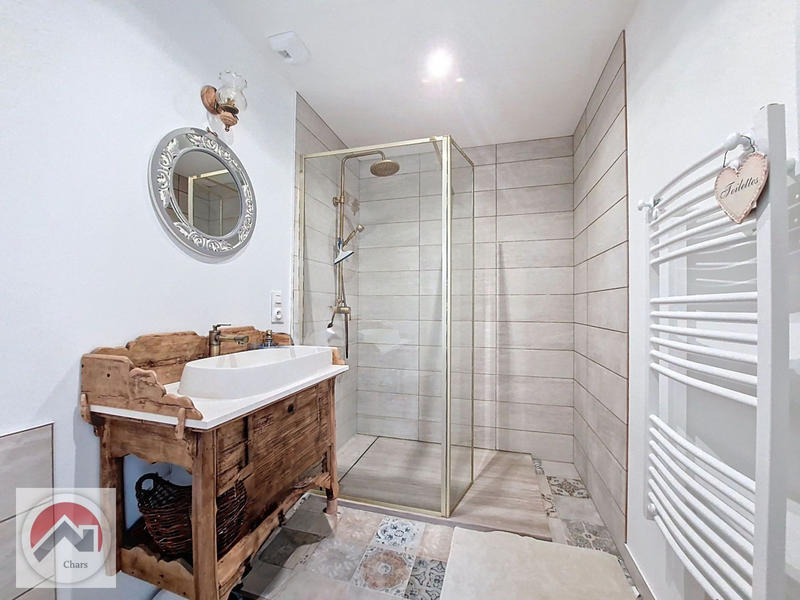 Maison - 228 m² - 8 pièces