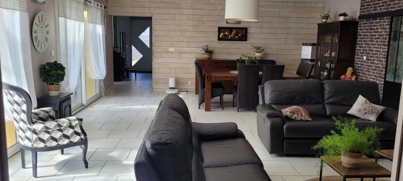 Maison - 245 m² - 10 pièces