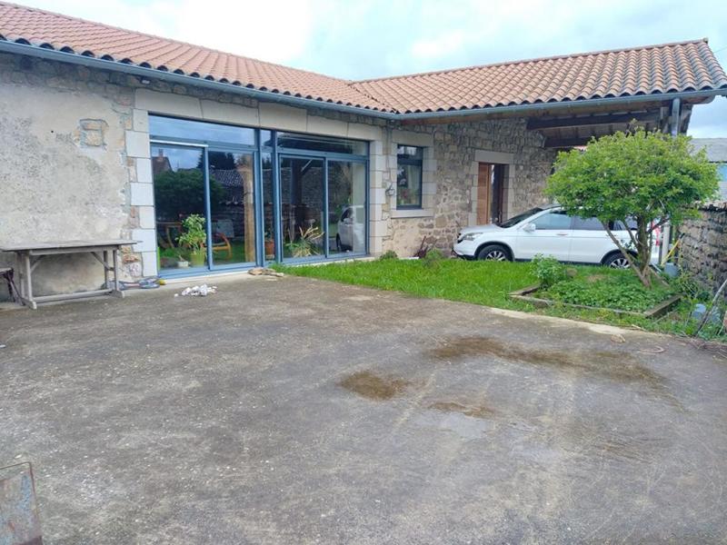 Maison - 220 m² - 7 pièces