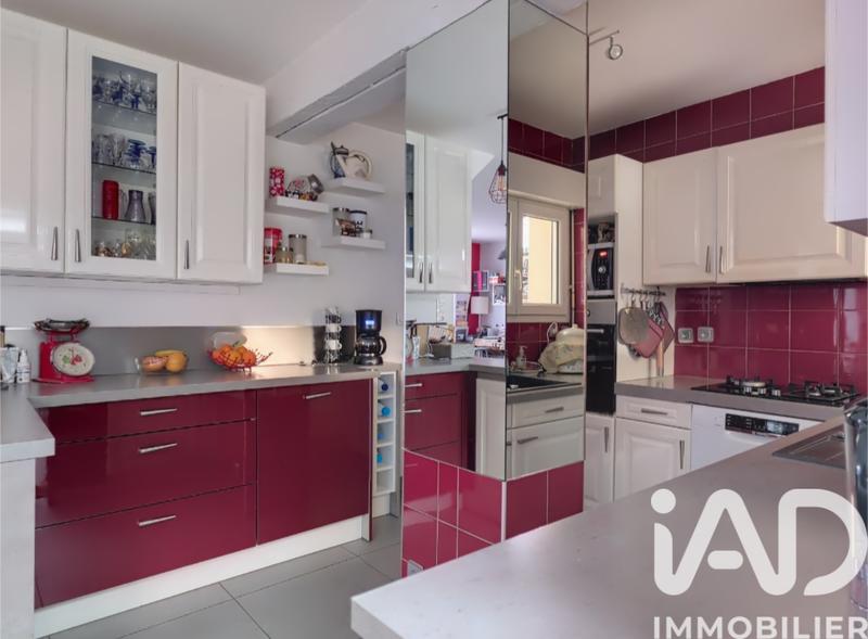 Maison - 90 m² - 5 pièces