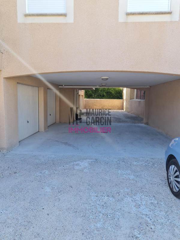 Parking / Garage - 15 m²