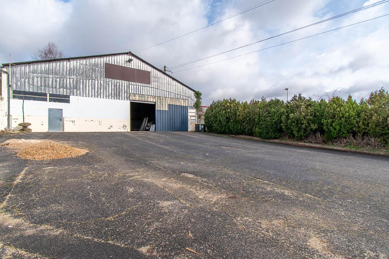 Parking / Garage - 214 m²