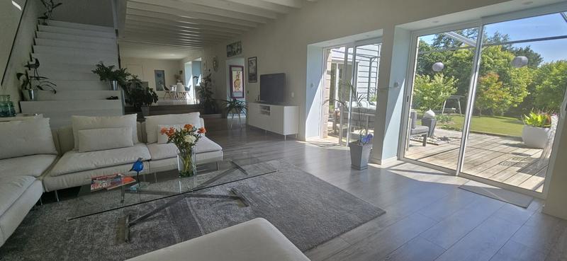 Maison - 220 m² - 5 pièces