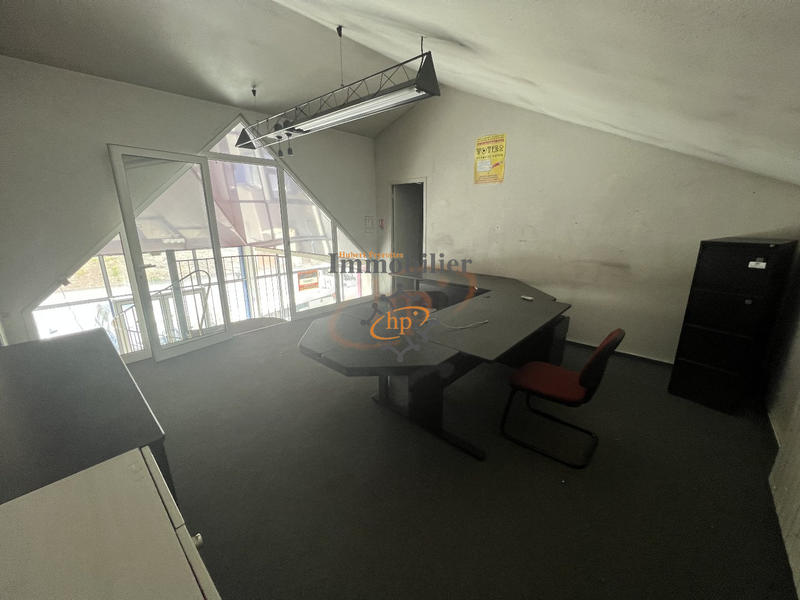 Local commercial - 355 m²